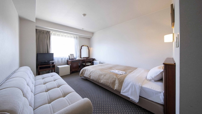 【ゆったり1名利用】お部屋は広々16.5平米！ベッド+ソファで快適ひとり旅♪朝食付